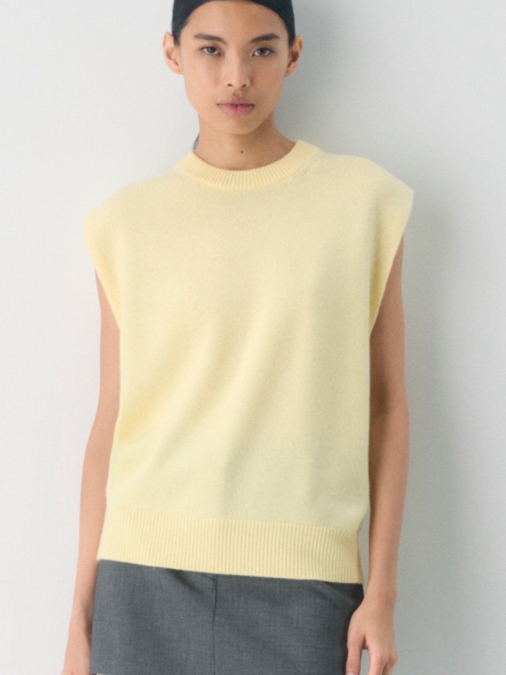 ARITZIA cashmere vest
